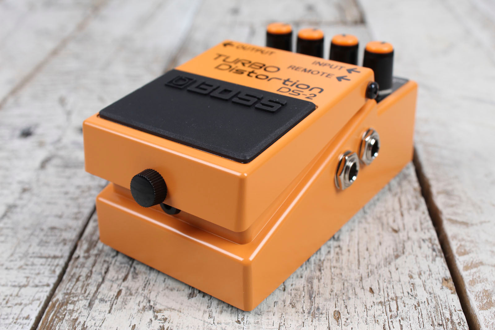 Boss DS-2 Turbo Distortion Pedal Electric Guitar Distortion Effects Pedal