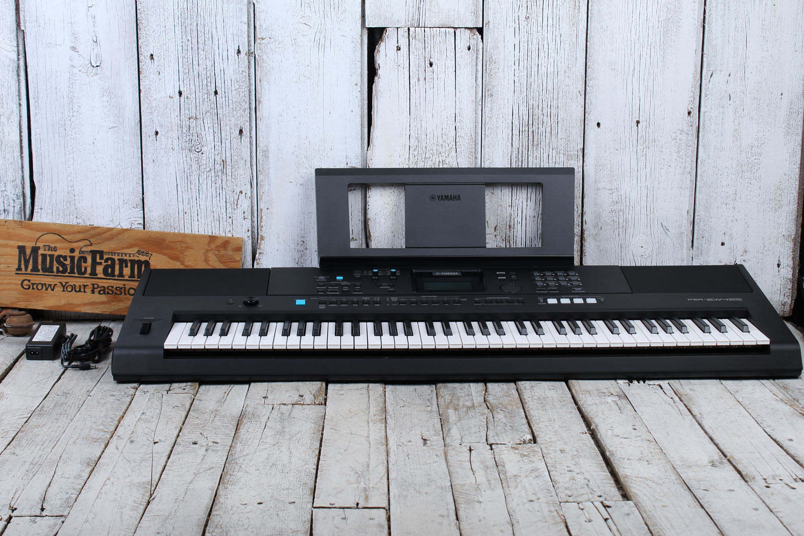 Yamaha PSR-E425 76 Key Portable Keyboard with 820 Voices and Pitch Bend with Power Supply