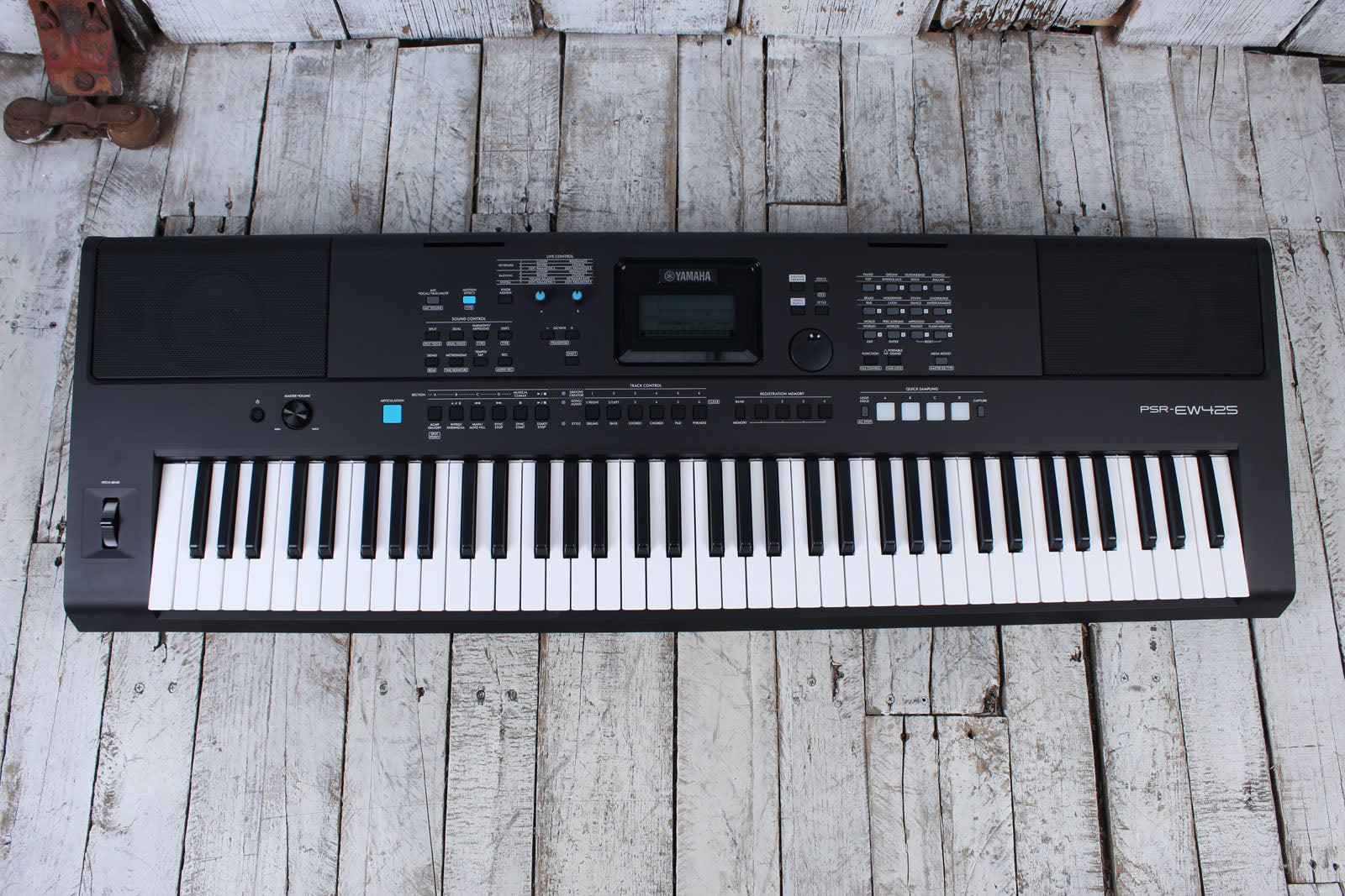 Yamaha PSR-E425 76 Key Portable Keyboard with 820 Voices and Pitch Bend with Power Supply