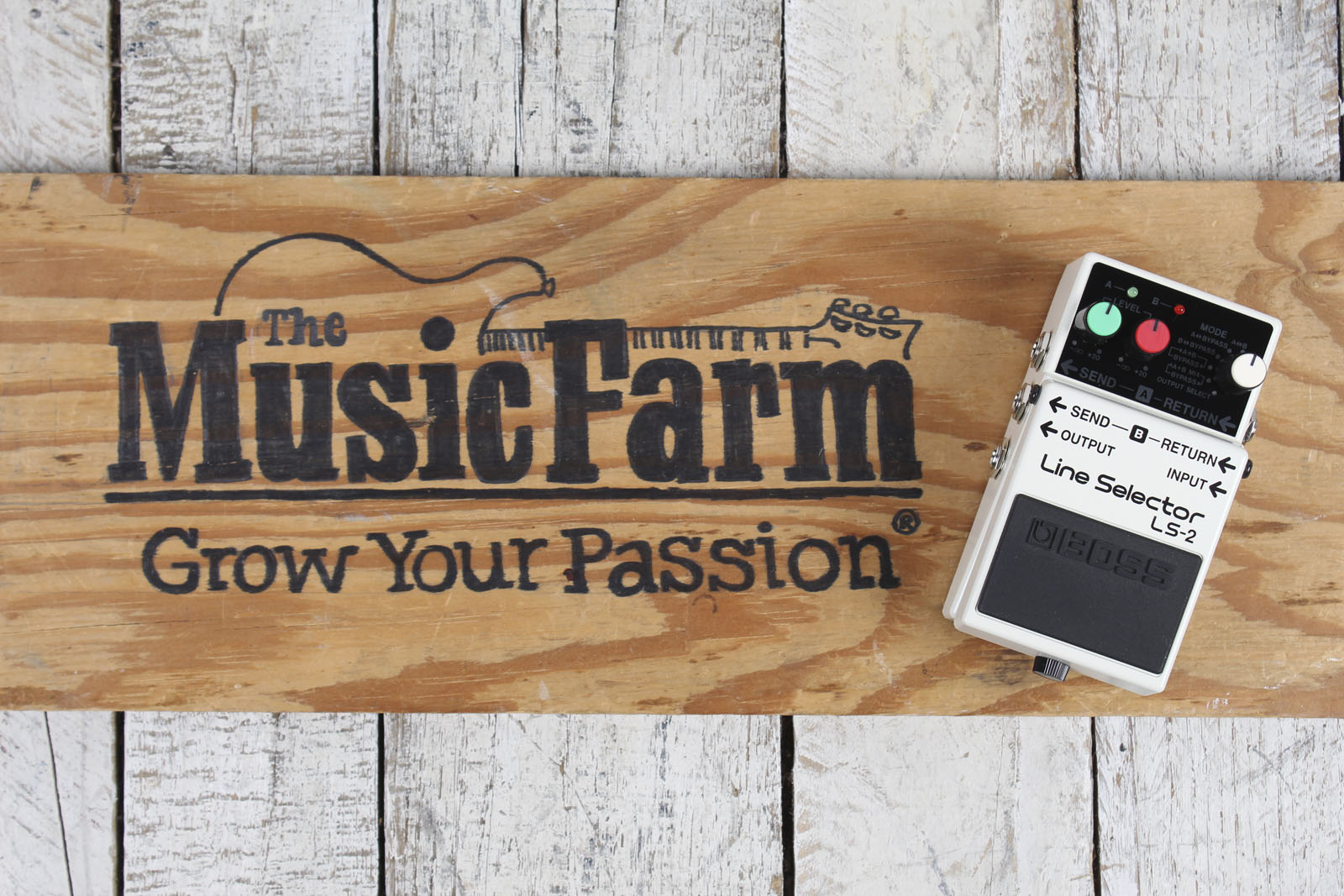 Boss LS-2 Line Selector Pedal Electric Guitar Line Selection Effects Pedal Secondary image