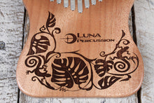 Load image into Gallery viewer, Luna Lizard 17 Key Flat Base Kalimba Key of C with Gig Bag and Tuning Hammer