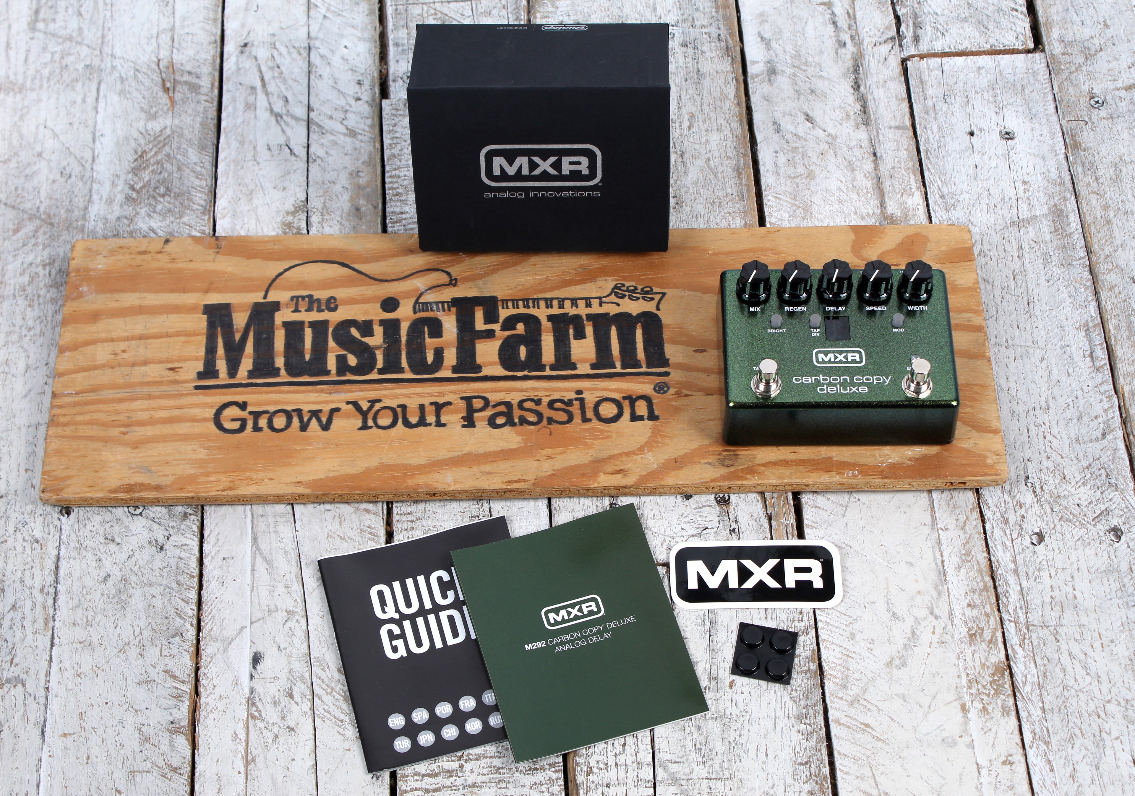 MXR Carbon Copy Deluxe Analog Delay Pedal M292 Electric Guitar Effects Pedal