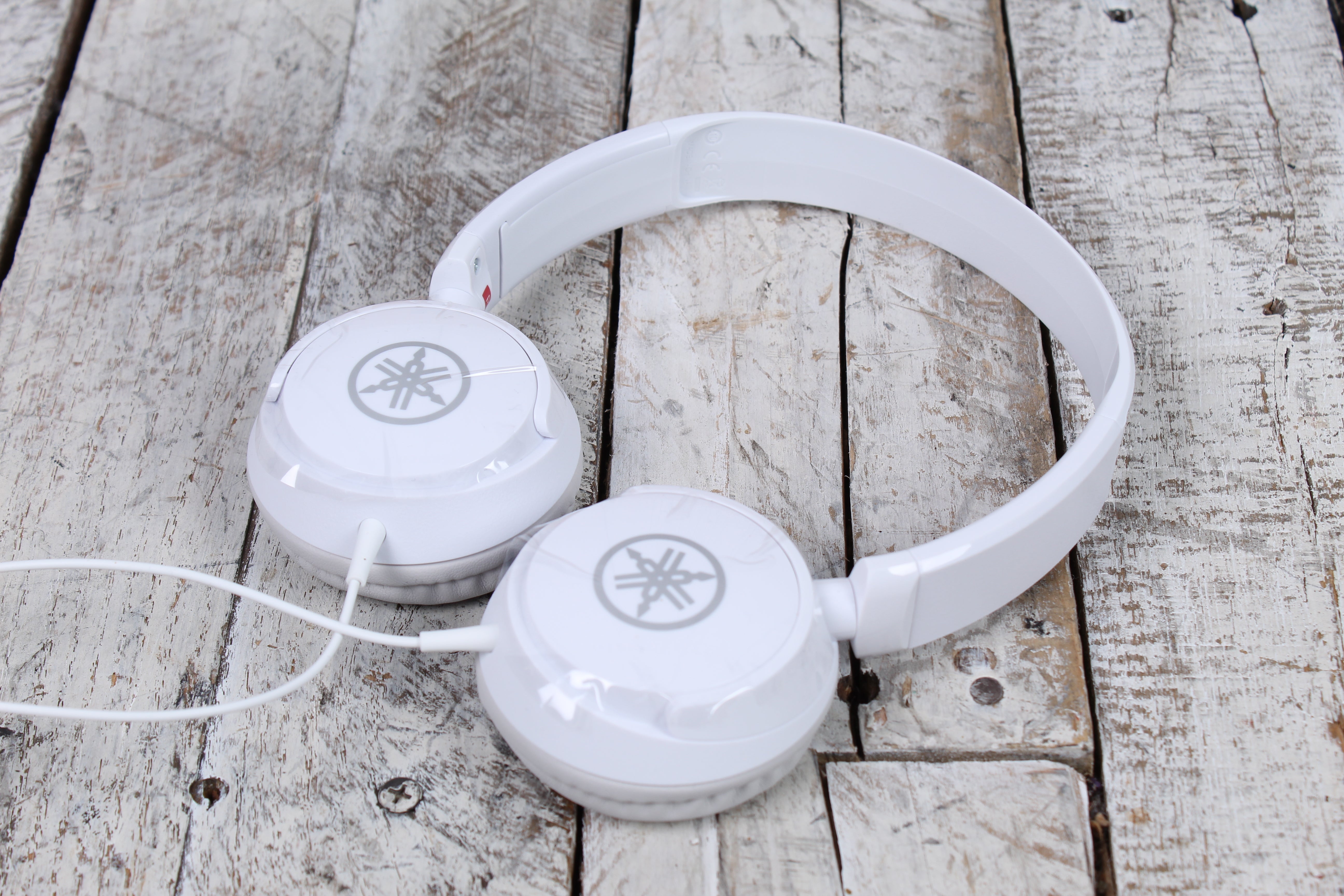 Yamaha HPH-50 Dynamic Closed Back Headphones with Adjustable Headband White Main image