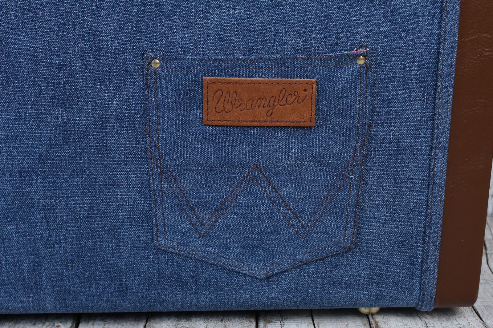 Fender X Wrangler Denim Hardshell Electric Guitar Case for Stratocaster and Telecaster Indigo Denim