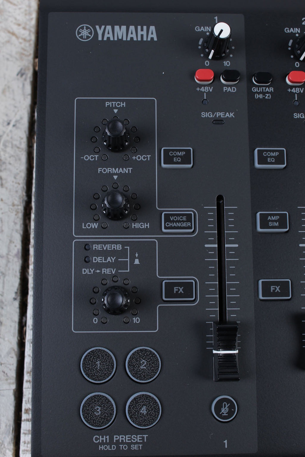 Yamaha AG08 8 Channel Mixer with USB Audio Interface Streaming and Webcasting