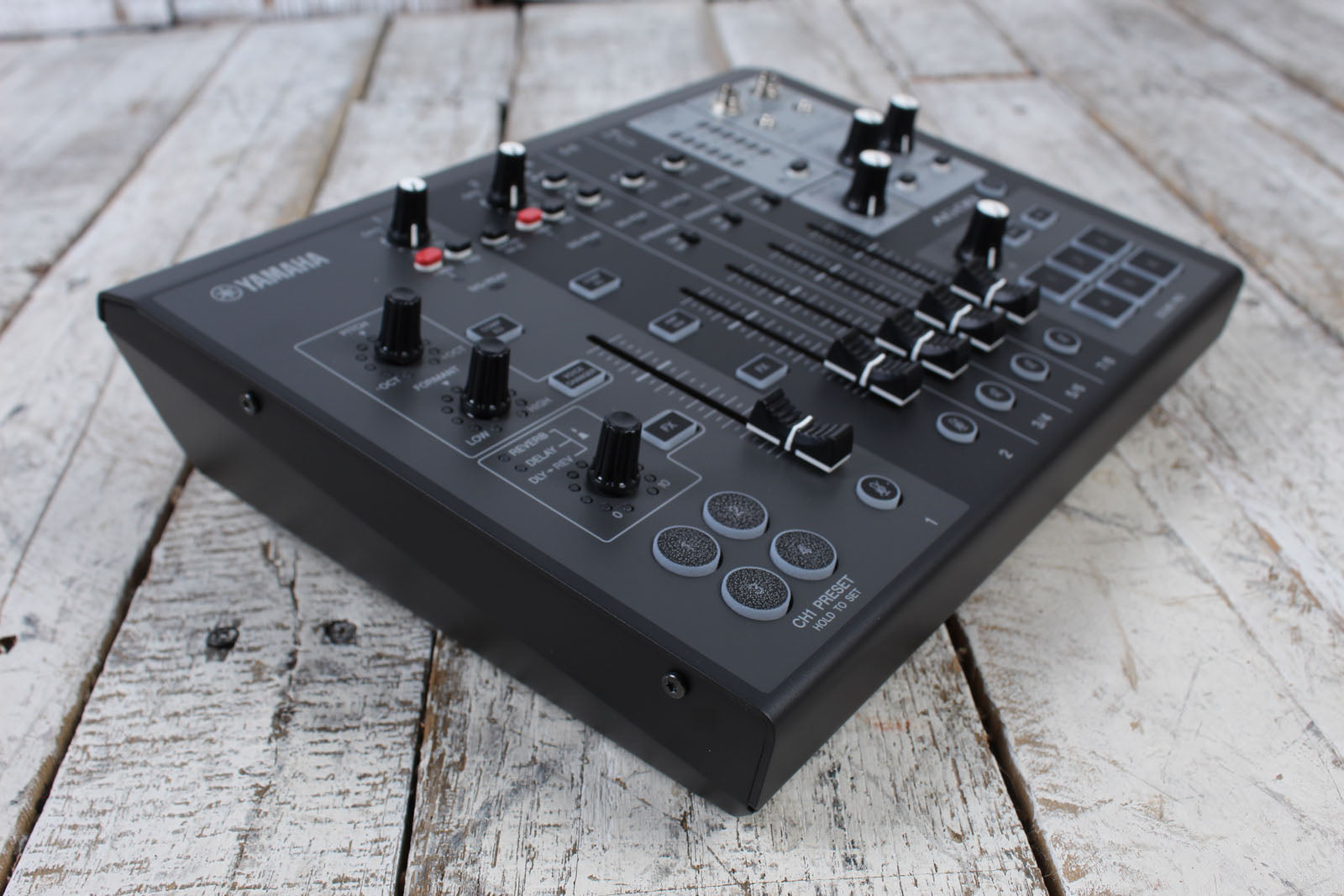 Yamaha AG08 8 Channel Mixer with USB Audio Interface Streaming and Webcasting