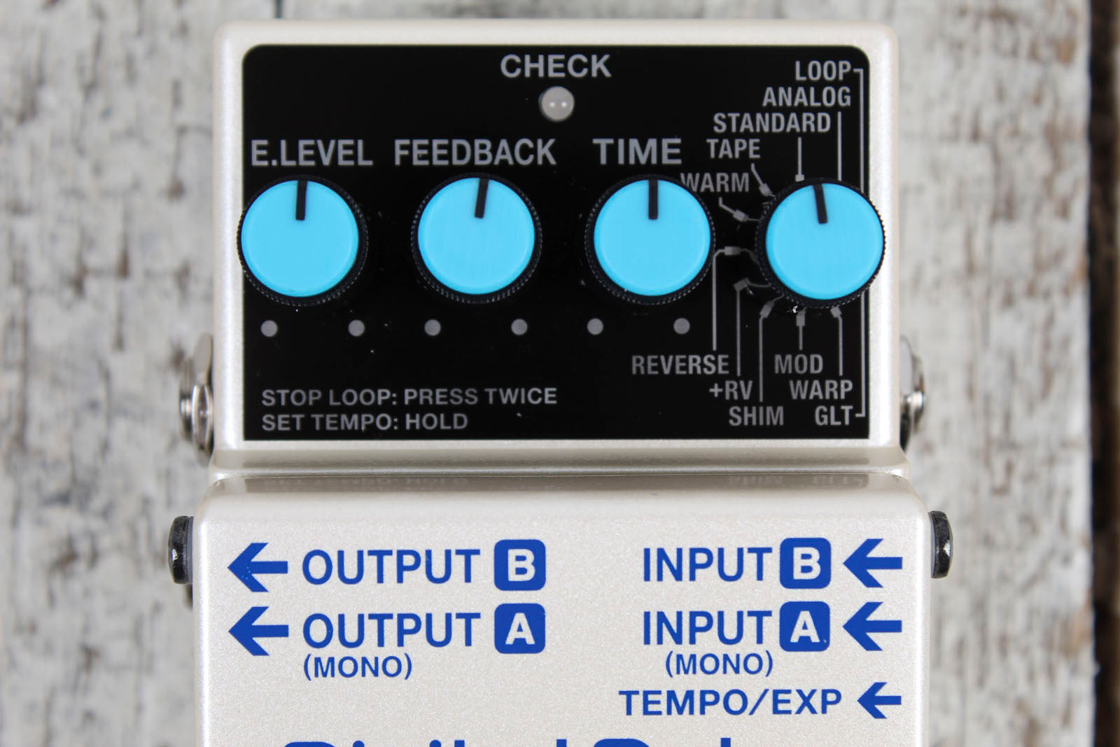 BOSS DD-8 Digital Delay Effects Pedal Electric Guitar Delay Effects Pedal