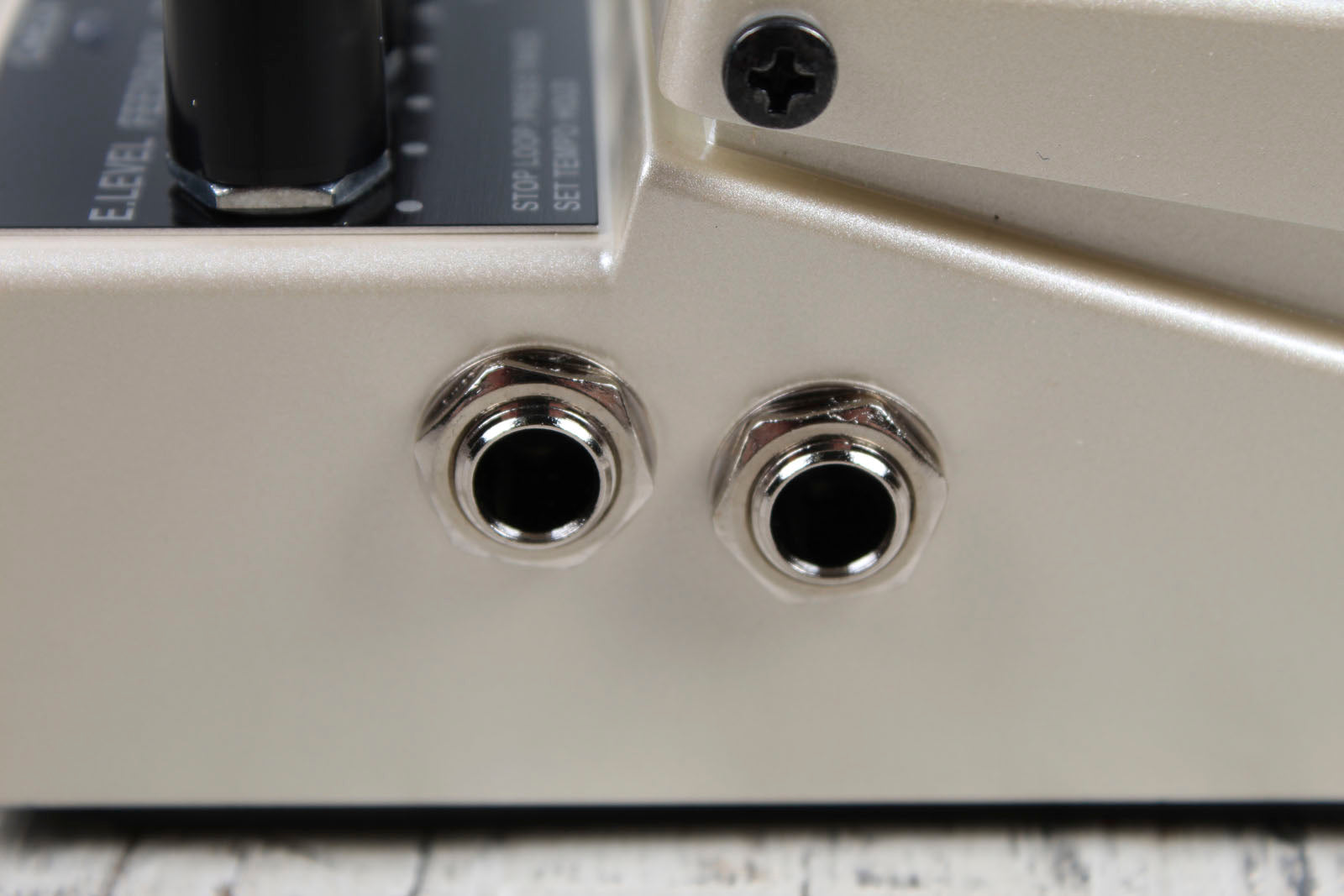 BOSS DD-8 Digital Delay Effects Pedal Electric Guitar Delay Effects Pedal