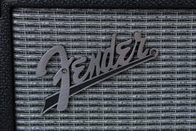 Load image into Gallery viewer, Fender® Rumble 25 Electric Bass Guitar Amplifier 25 Watt 1 x 8 Solid State Amp