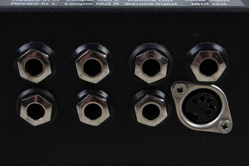 Nice Rack Canada 1/4 Inch to XLR In / Out Adapter