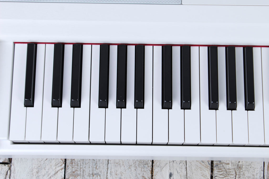 Yamaha DGX-670 White 88 Key Digital Portable Grand Piano with Sustain Pedal