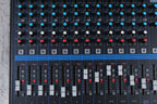 Yamaha MG16XU 16 Channel Analog Stereo Mixer Internal Power Supply and Effects