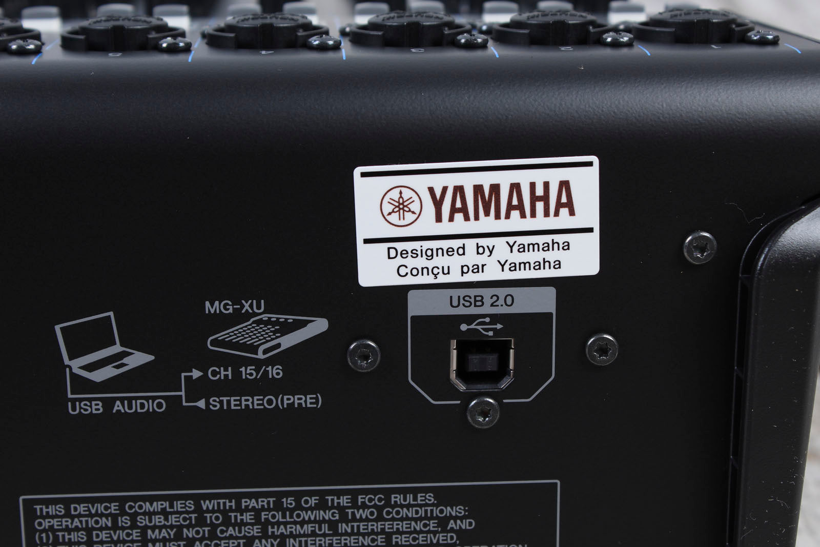 Yamaha MG16XU 16 Channel Analog Stereo Mixer Internal Power Supply and Effects