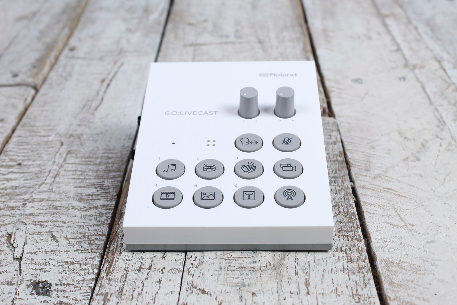 Roland GO:LIVECAST Smartphone Live Streaming Studio Pro Production Web Casting