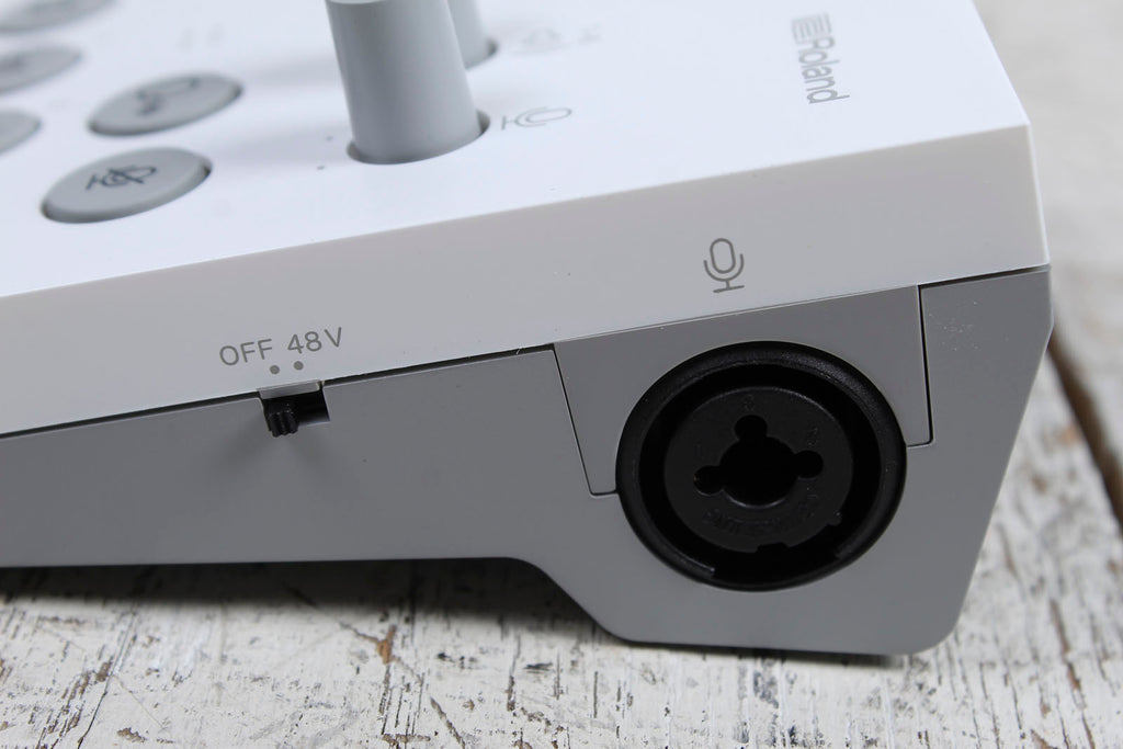 Roland GO:LIVECAST Smartphone Live Streaming Studio Pro Production Web Casting