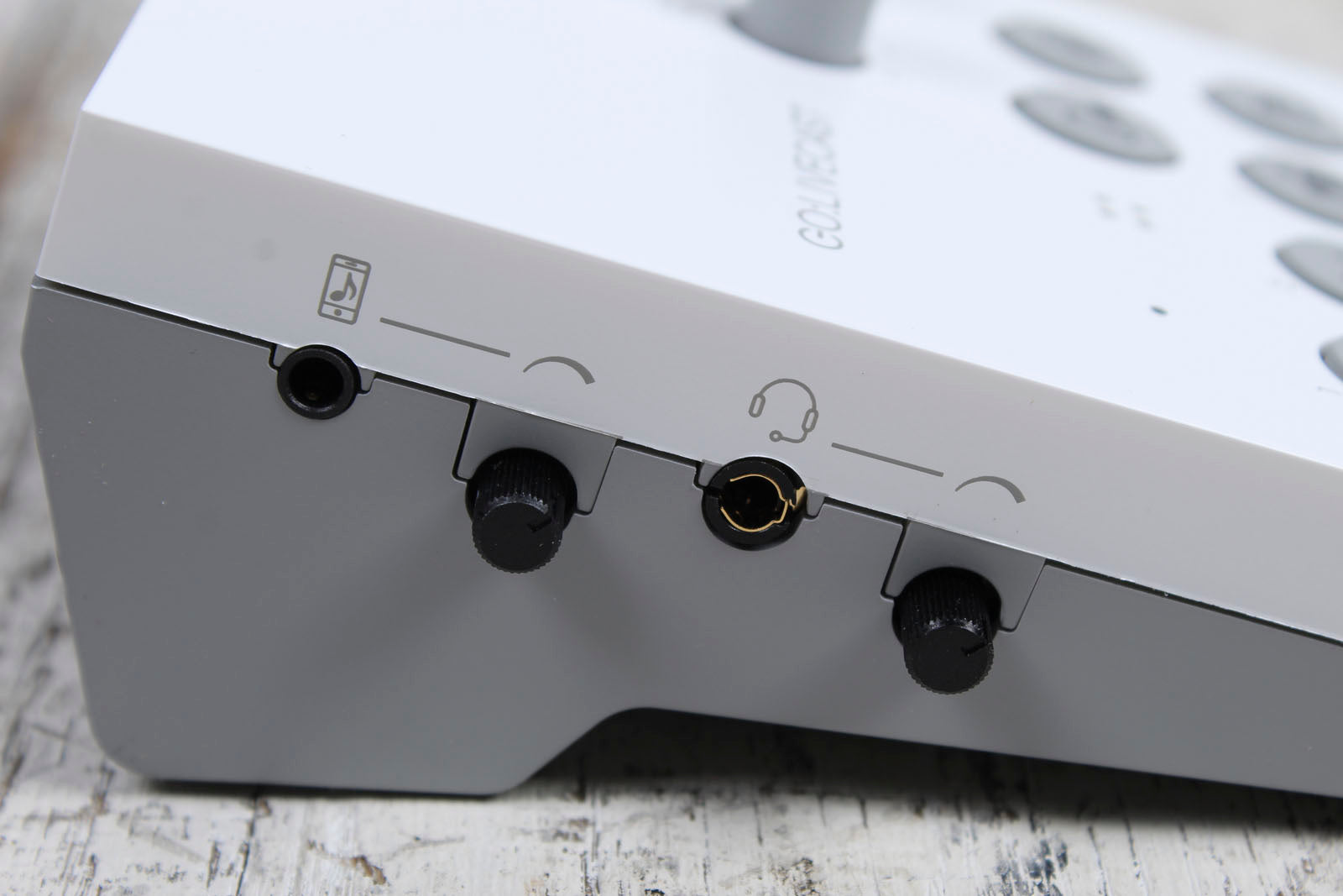 Roland GO:LIVECAST Smartphone Live Streaming Studio Pro Production Web Casting