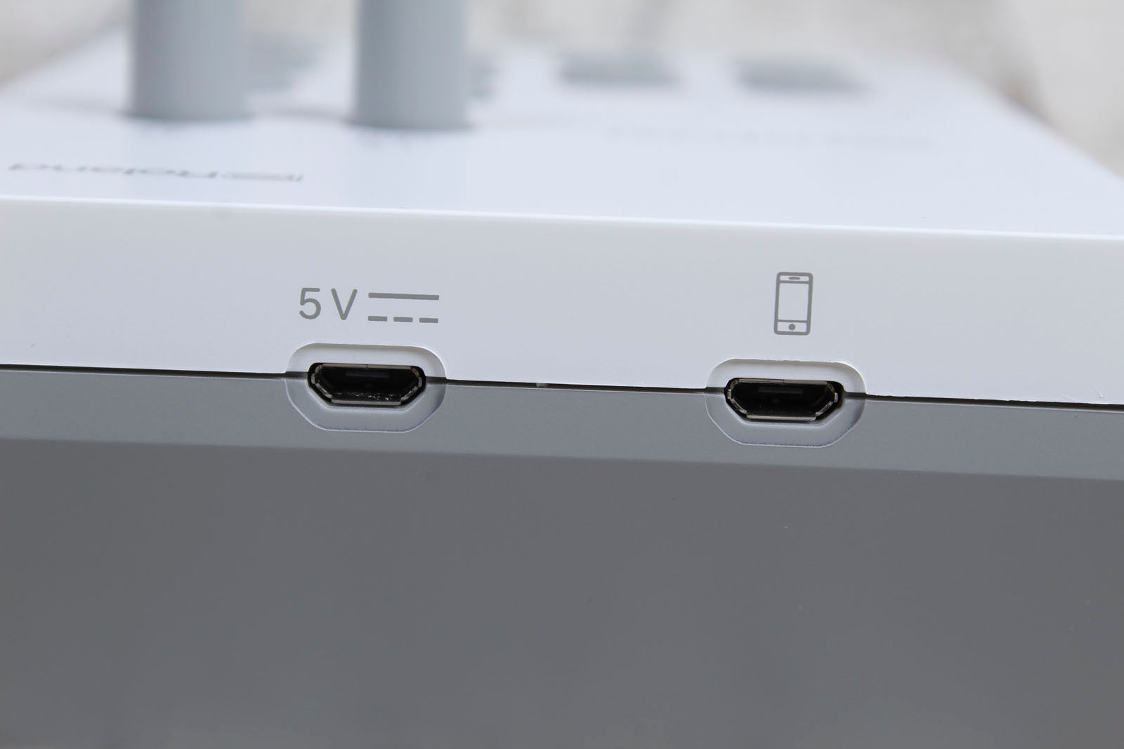 Roland GO:LIVECAST Smartphone Live Streaming Studio Pro Production Web Casting