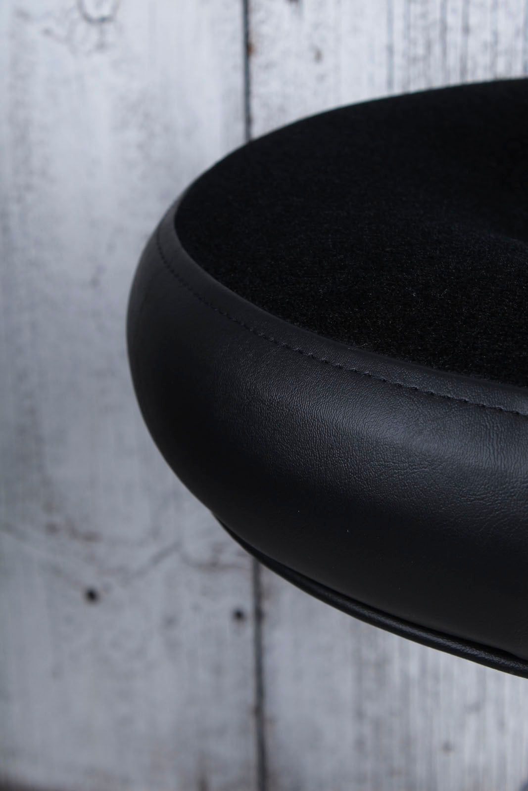 Roc N Soc Manual Spindle Drum Throne Adjustable Height Round Seat Black