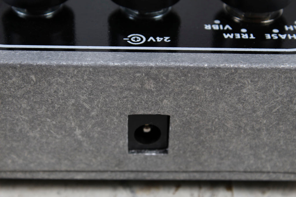 Electro-Harmonix The Worm Wah Phaser Vibrato Tremolo Guitar Multi-Effects Pedal