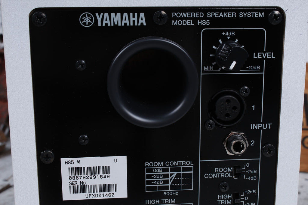 	 Yamaha HS5 PAIR OF TWO 70W Bi Amp Two Way Powered Studio Monitor Active Speaker - White
