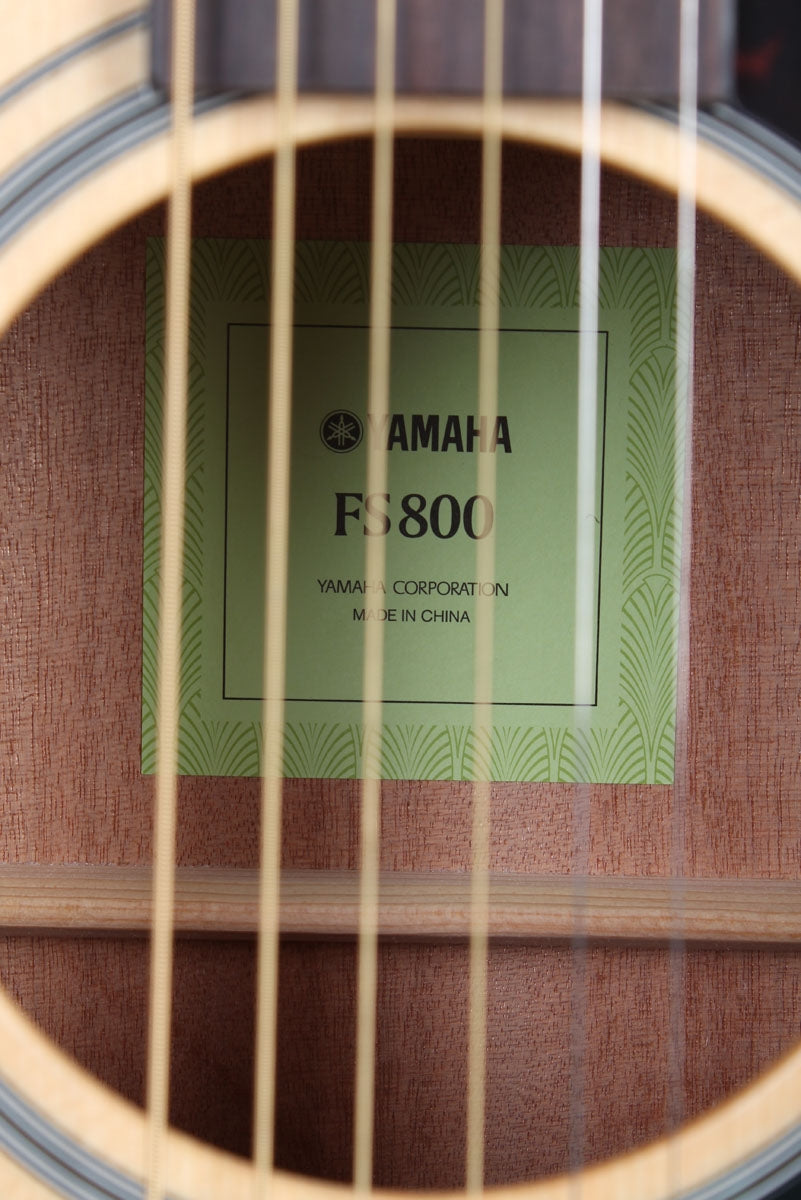 Yamaha FS Series FS800 Concert Body Acoustic Guitar Solid Spruce Top Natural