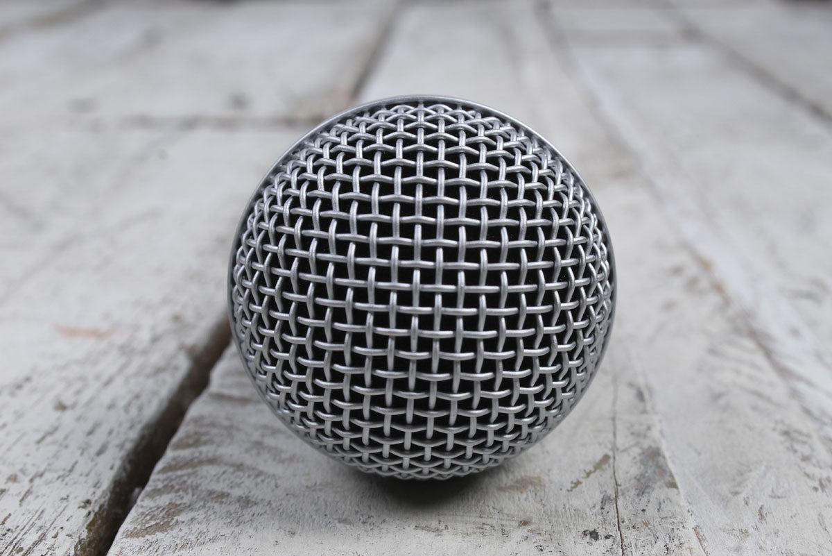 Shure SM58 Dynamic Vocal Microphone Cardioid Pickup Pattern with Clip and Pouch